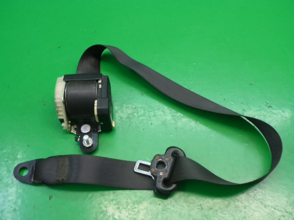 Ремень безопасности