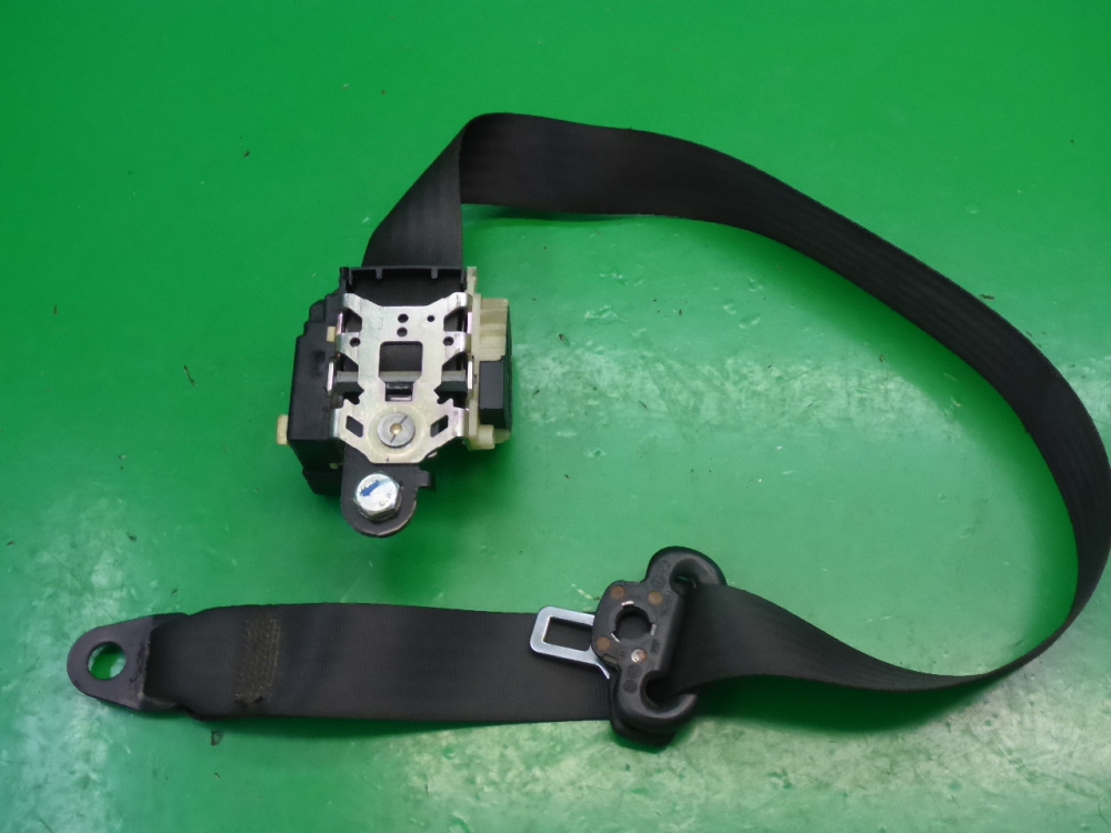 Ремень безопасности