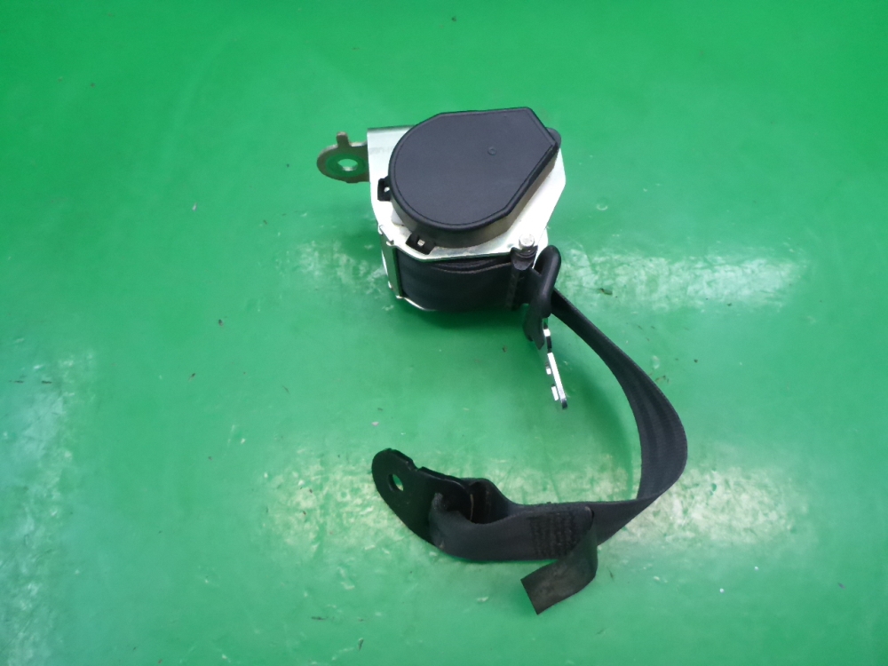 Ремень безопасности