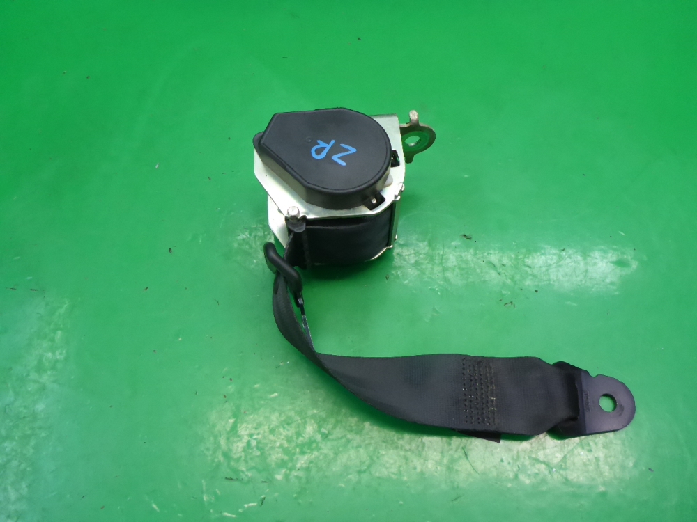 Ремень безопасности