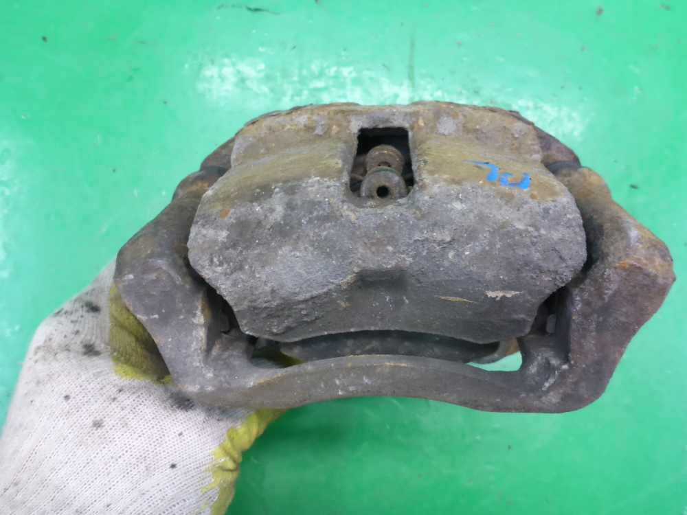 Суппорт передний левый