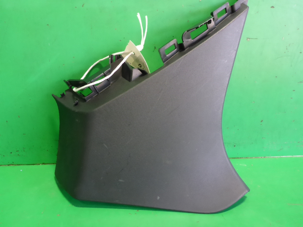 Обшивка багажника