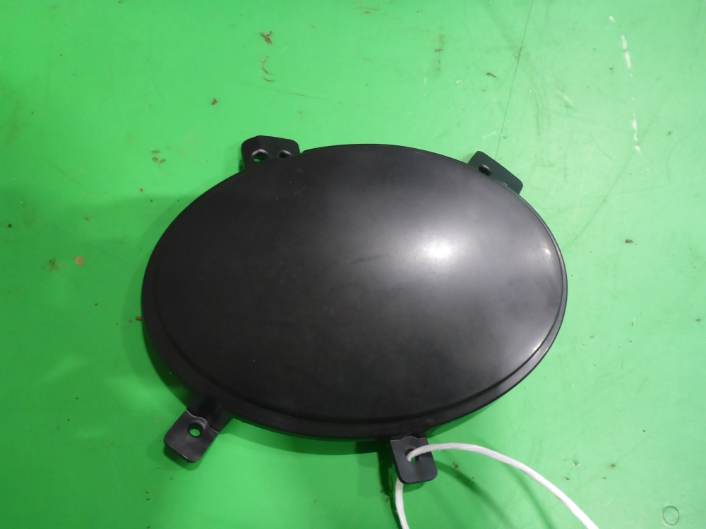 Заглушка бампера правая