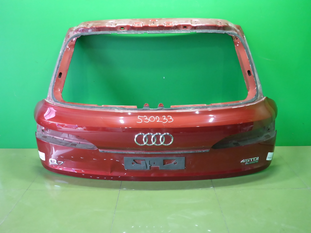 Дверь багажника