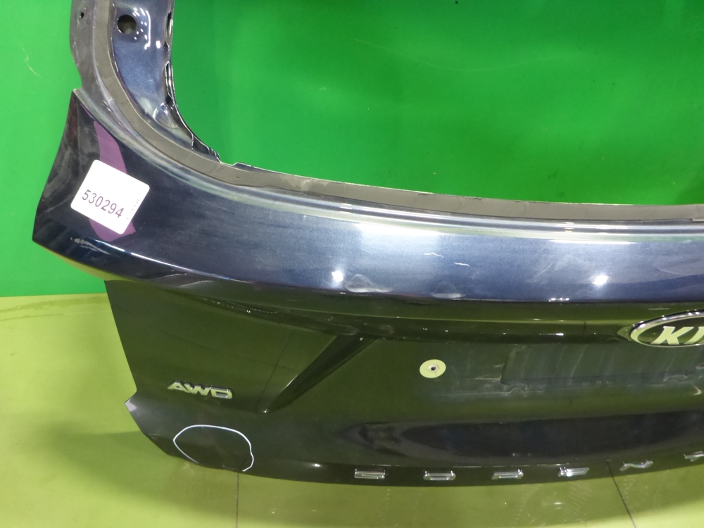 Дверь багажника