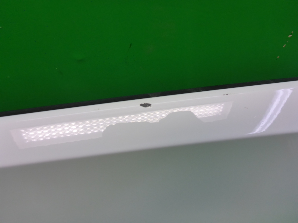 Спойлер (дефлектор) крышки багажника