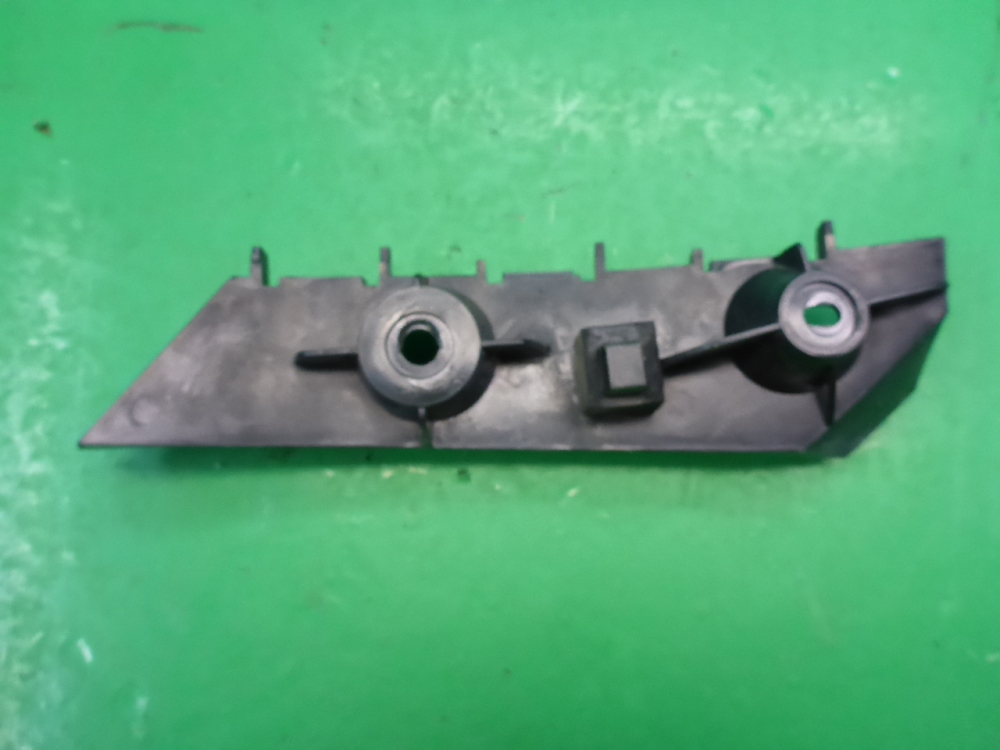 Кронштейн заднего бампера левый