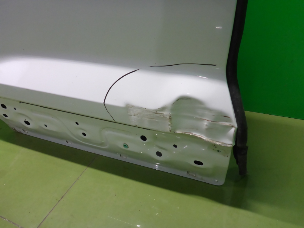 Дверь задняя правая