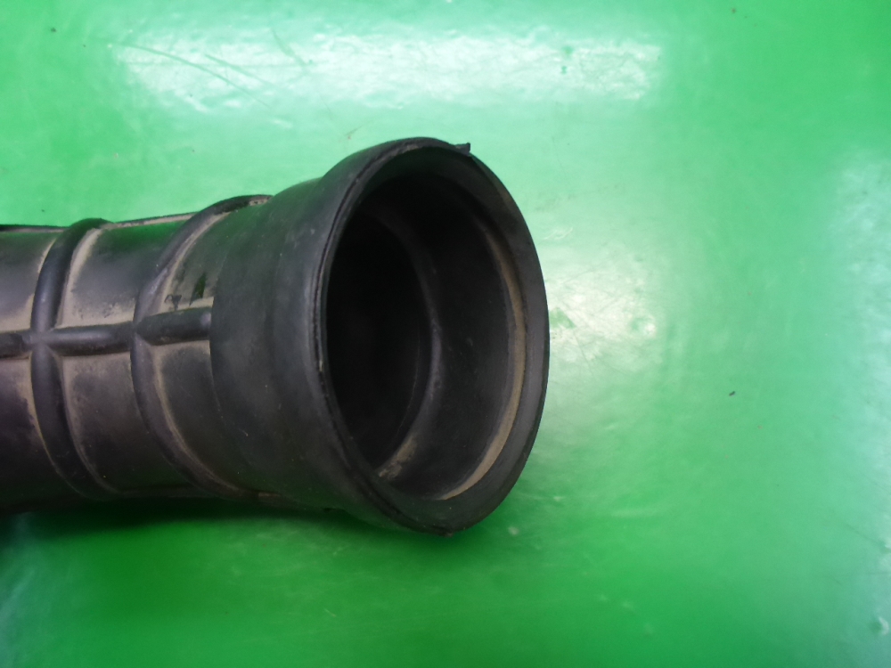 Патрубок воздушного фильтра