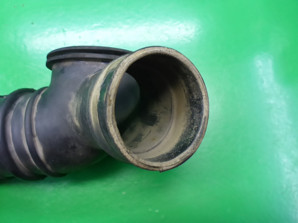 Патрубок воздушного фильтра