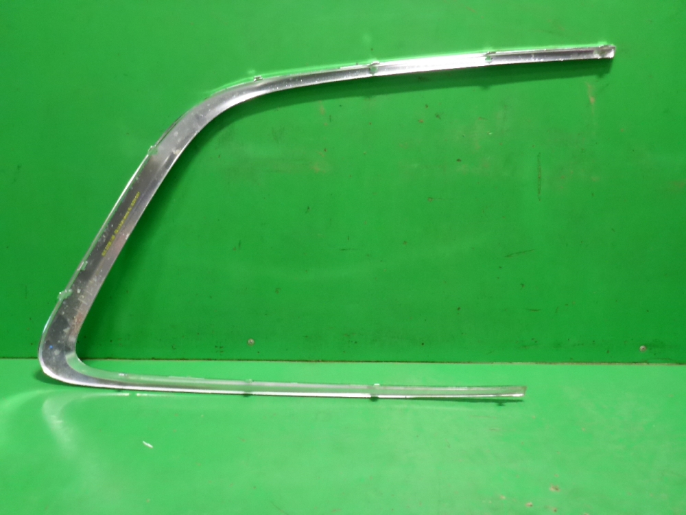 Накладка стекла заднего левого