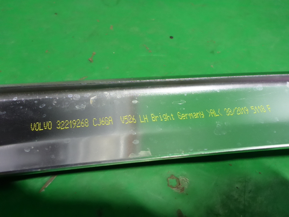 Накладка стекла заднего левого