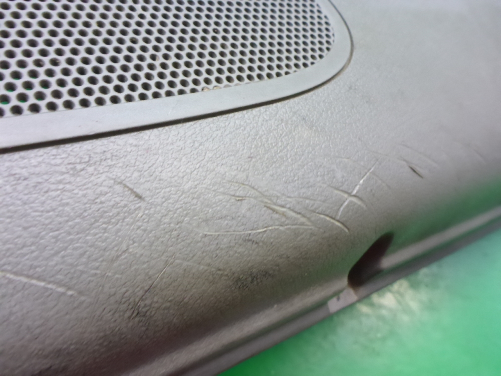 Обшивка двери передней правой