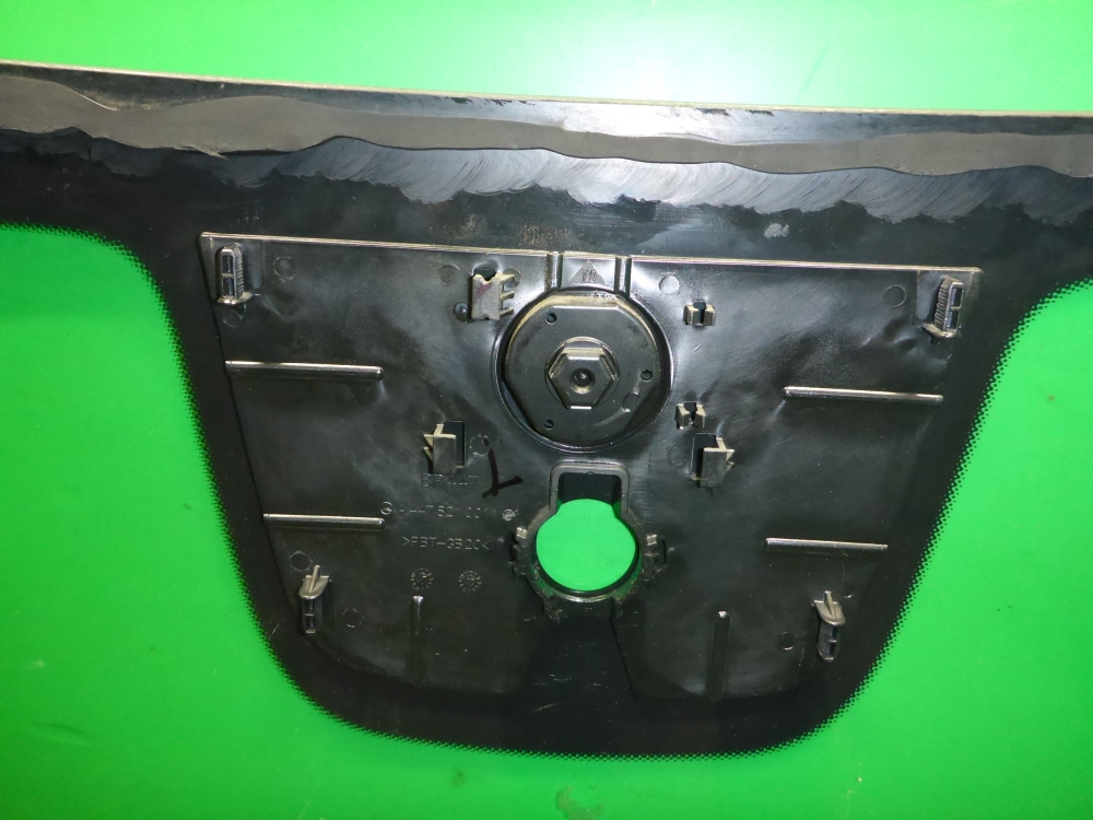 Стекло лобовое