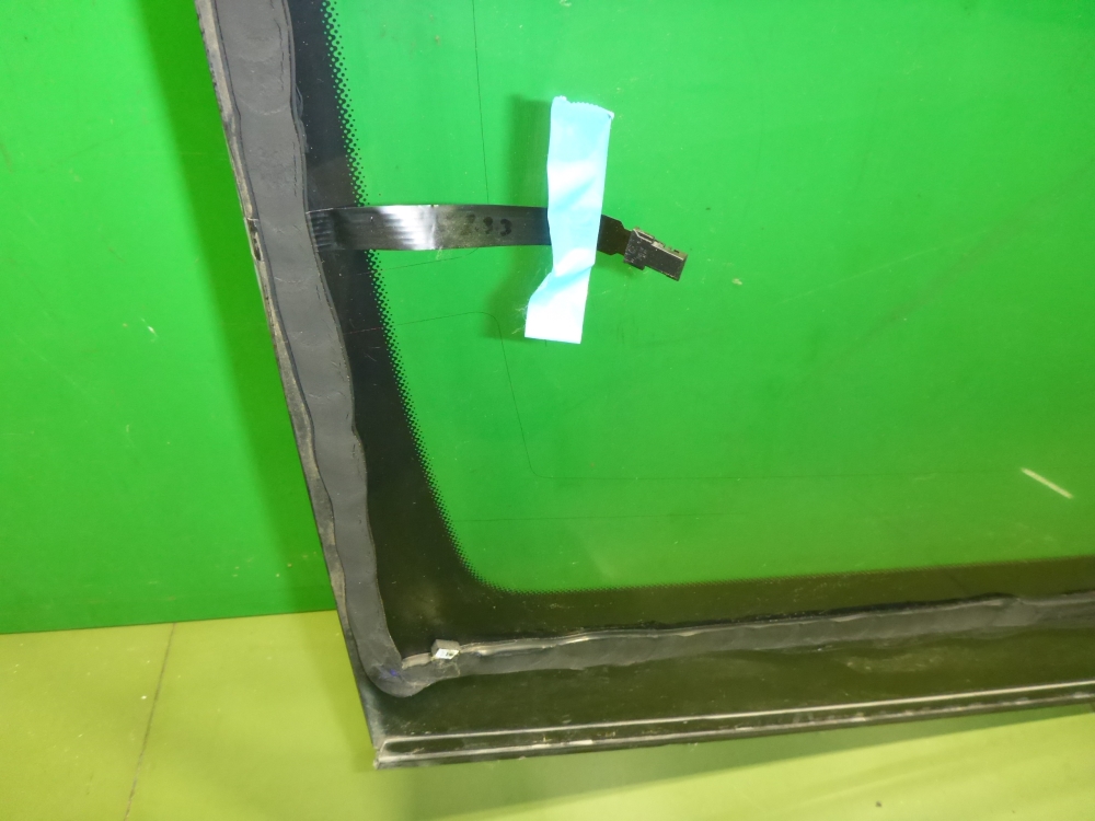 Стекло лобовое