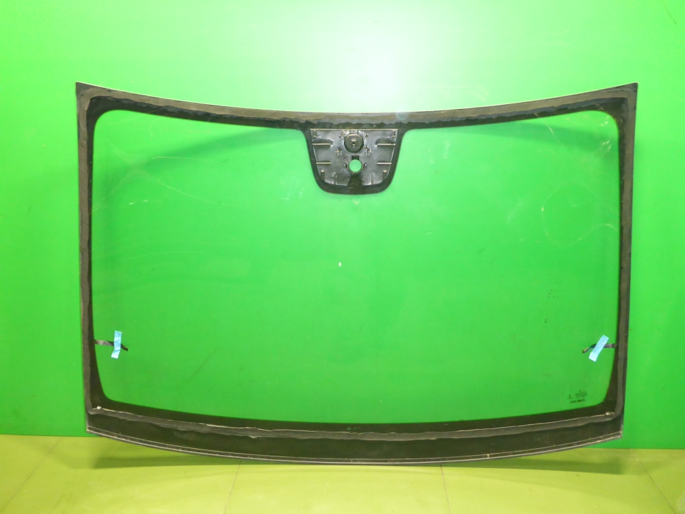 Стекло лобовое