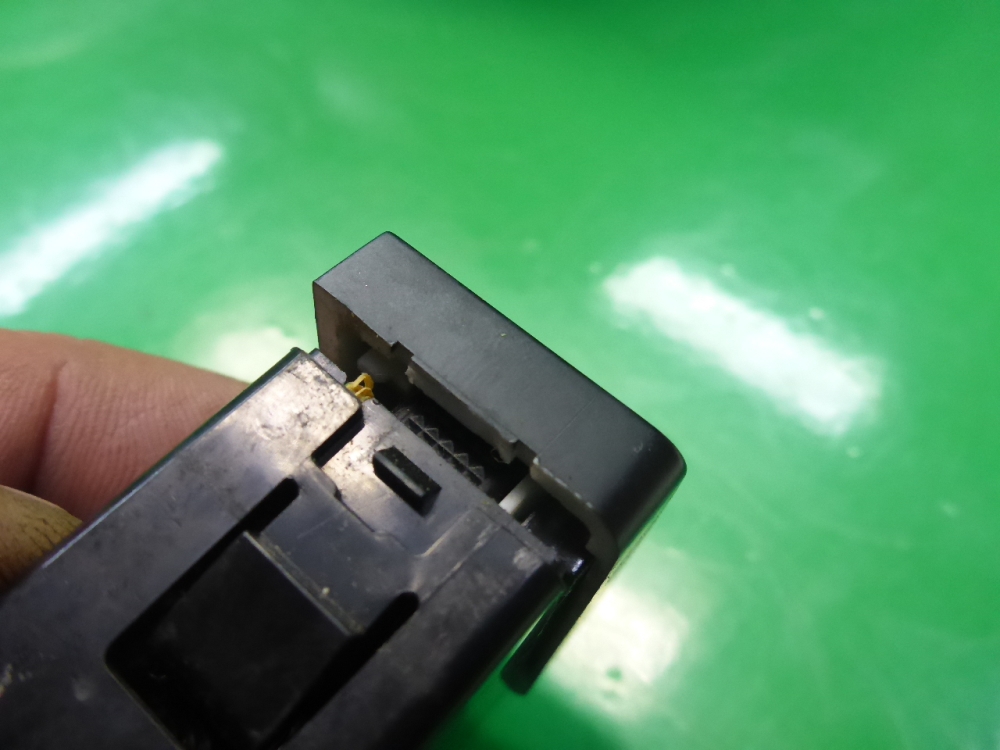 Кнопка корректора фар