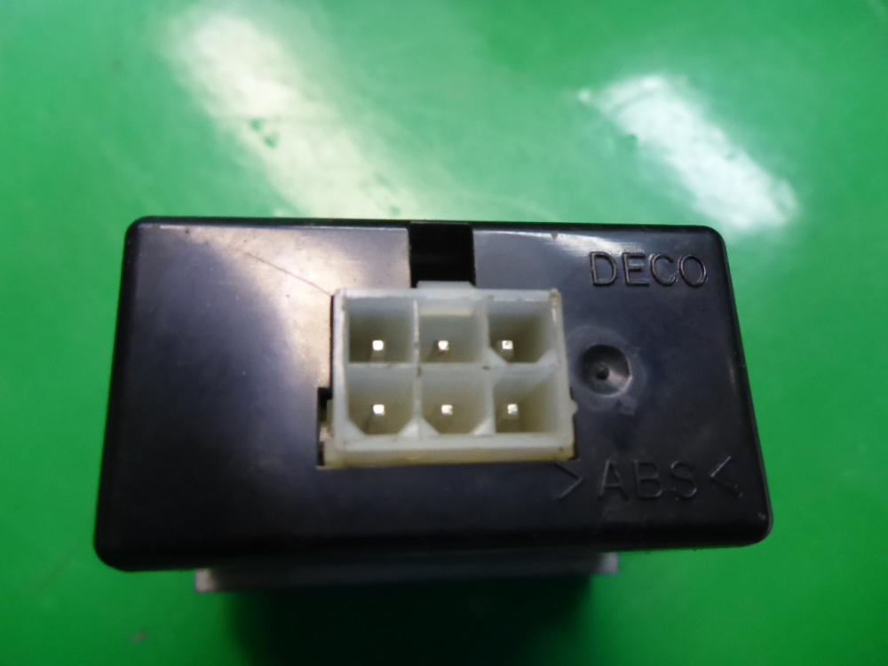 Кнопка корректора фар