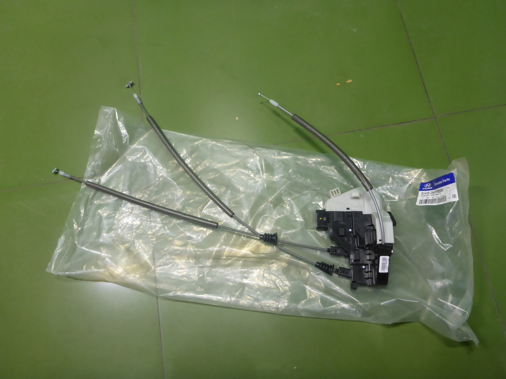 Замок двери задней левой