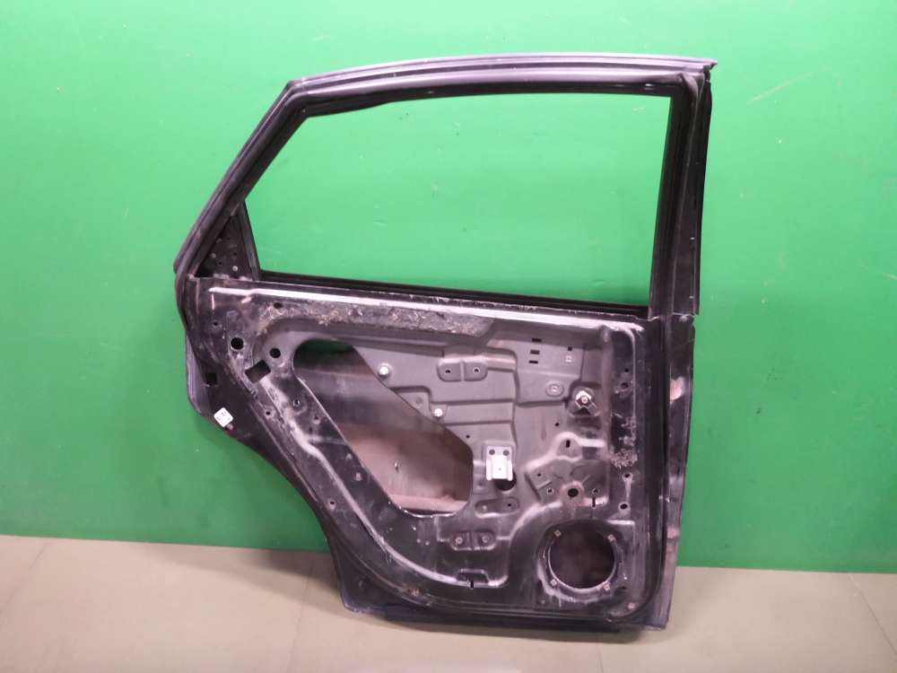 Дверь задняя левая