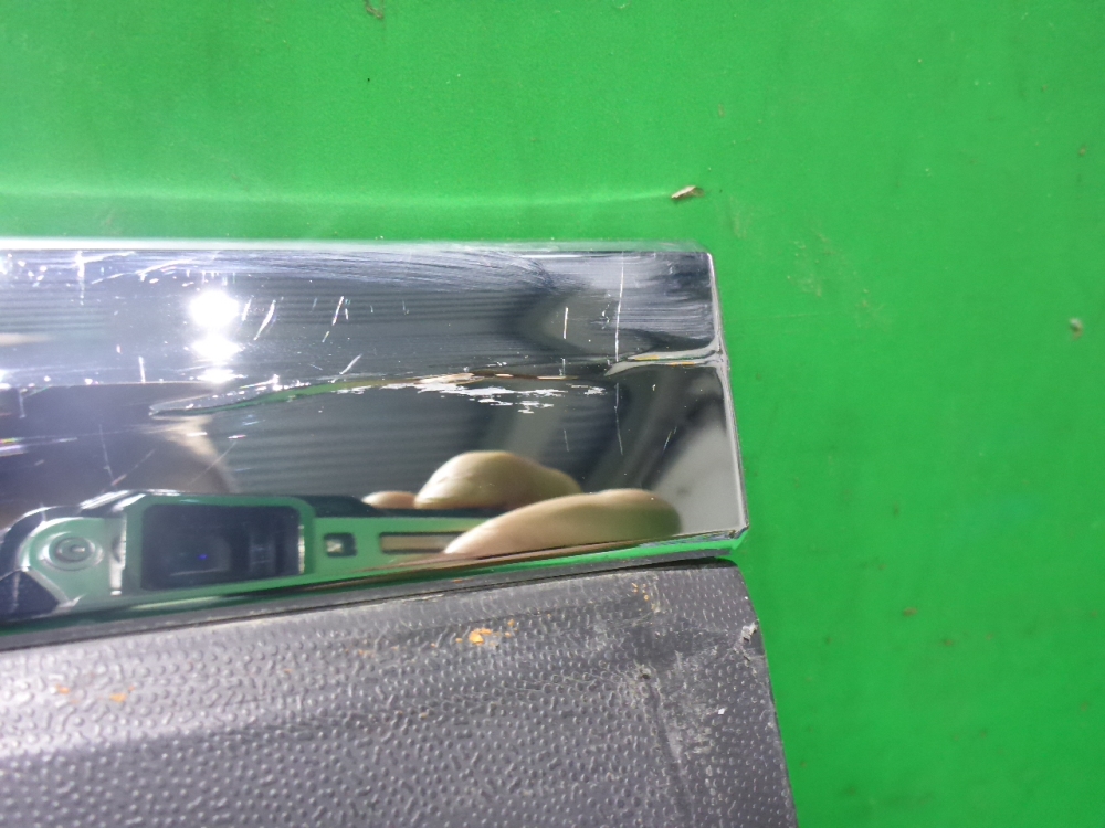 Накладка двери передней левой