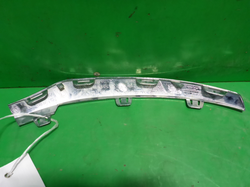 Накладка переднего бампера левая