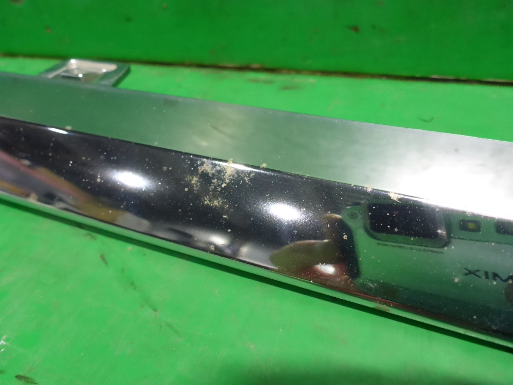 Накладка переднего бампера центральная