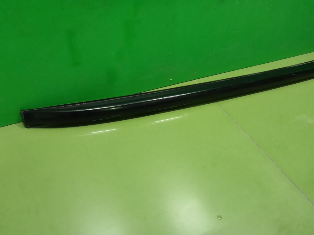 Рейлинг (релинг) левый (планка на крышу)