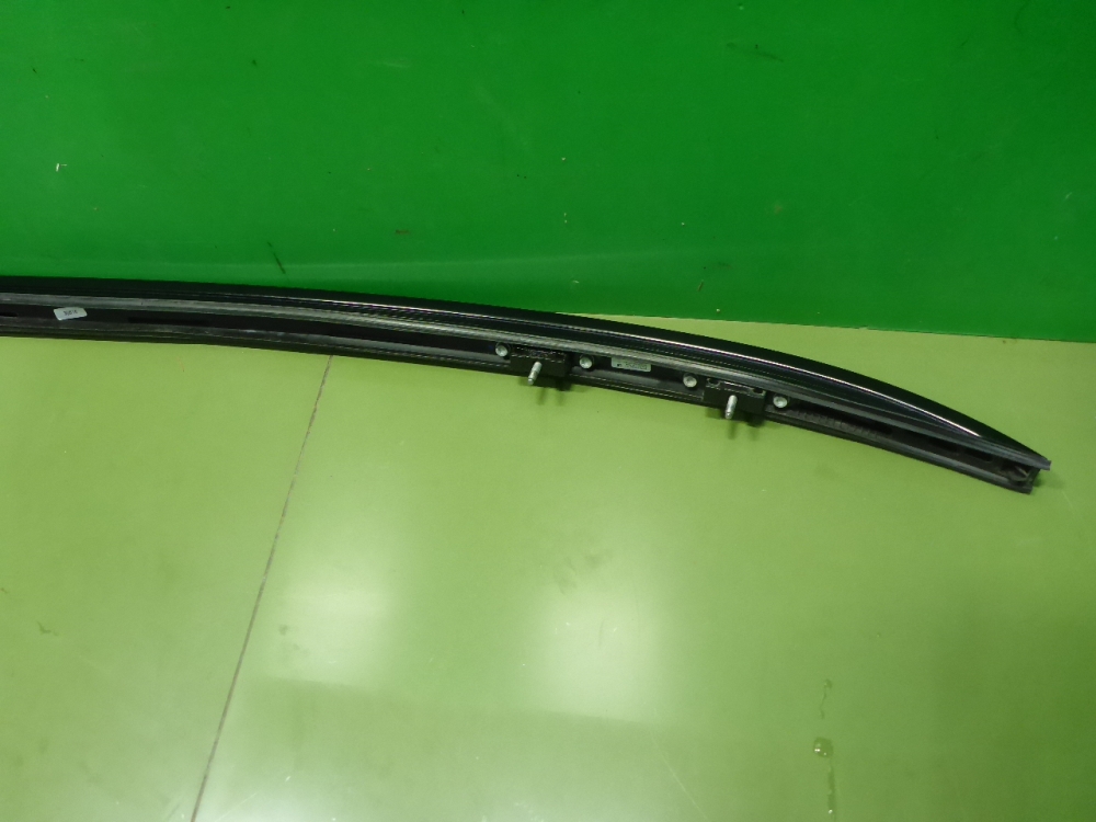 Рейлинг (релинг) левый (планка на крышу)