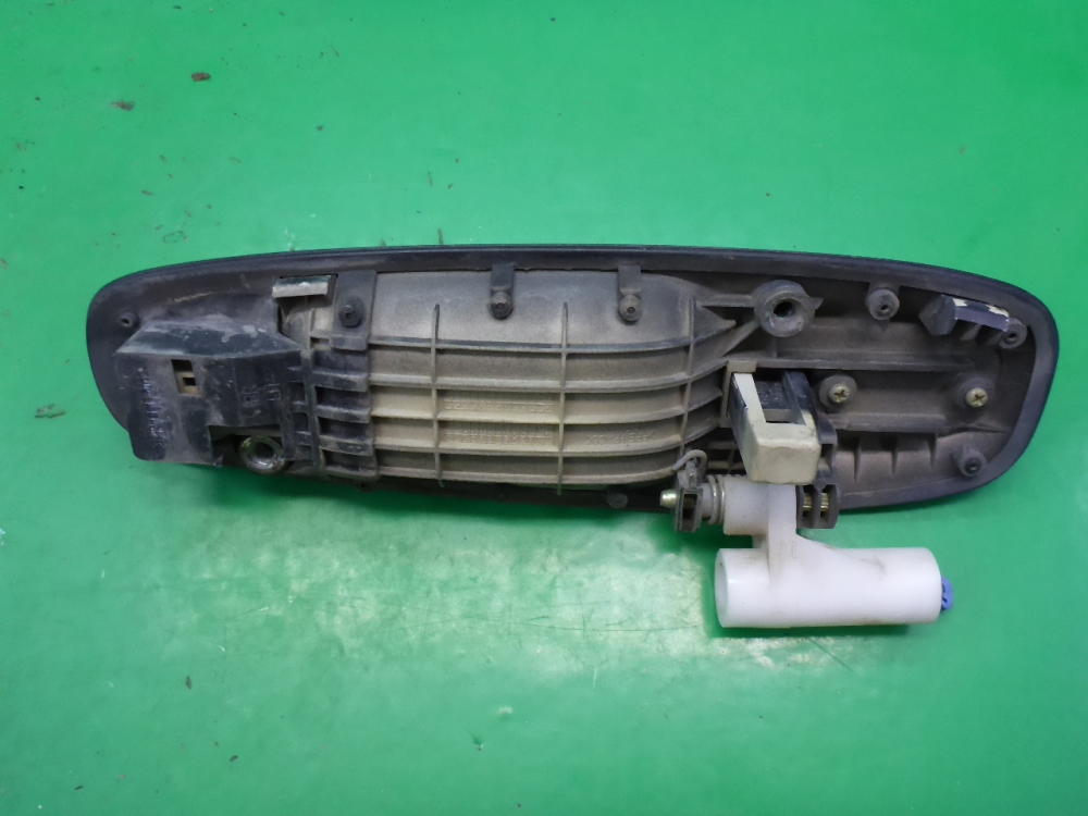 Ручка двери задней наружная левая