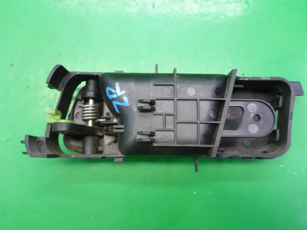 Ручка двери задней внутренняя правая