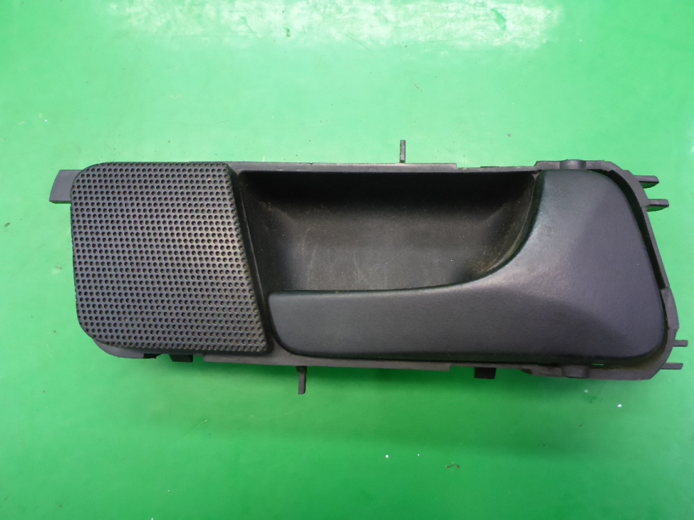 Ручка двери задней внутренняя правая