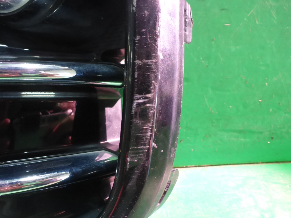 Рамка противотуманной фары левой