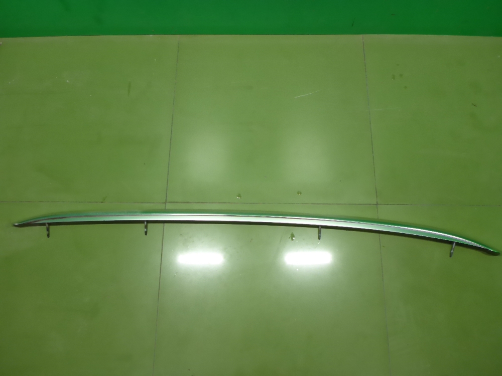 Рейлинг (релинг) правый (планка на крышу)