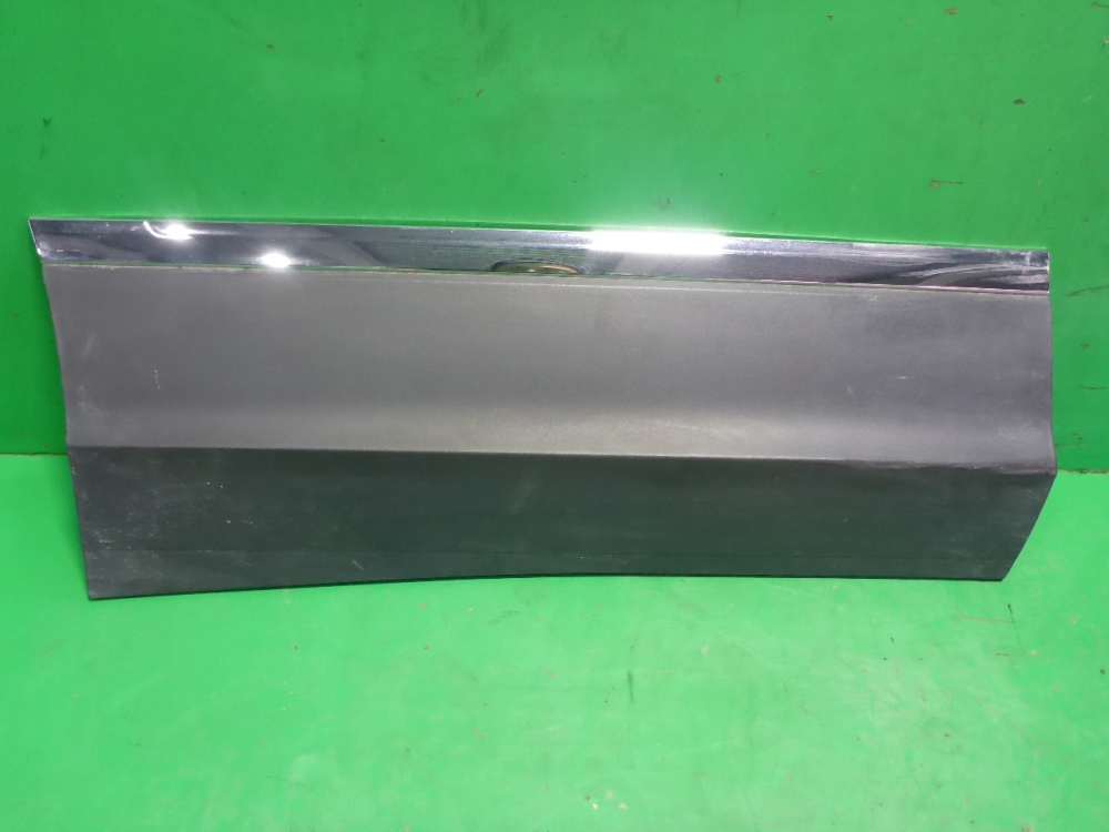 Накладка двери задней правой