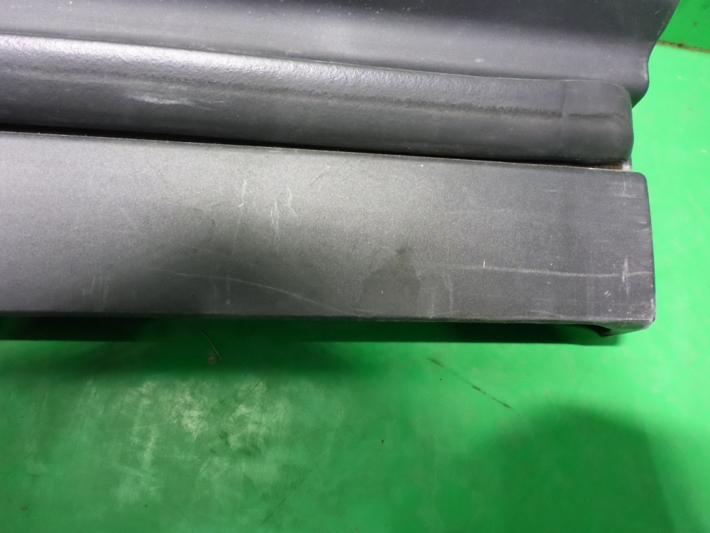 Накладка двери передней правой