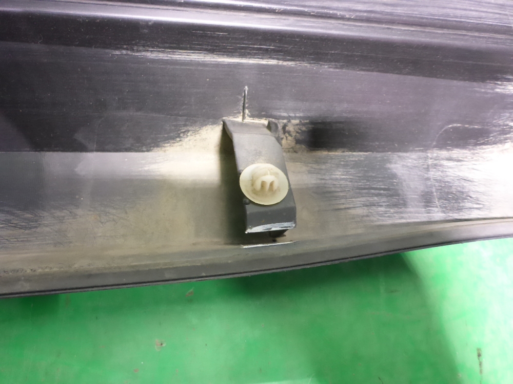 Накладка двери передней правой