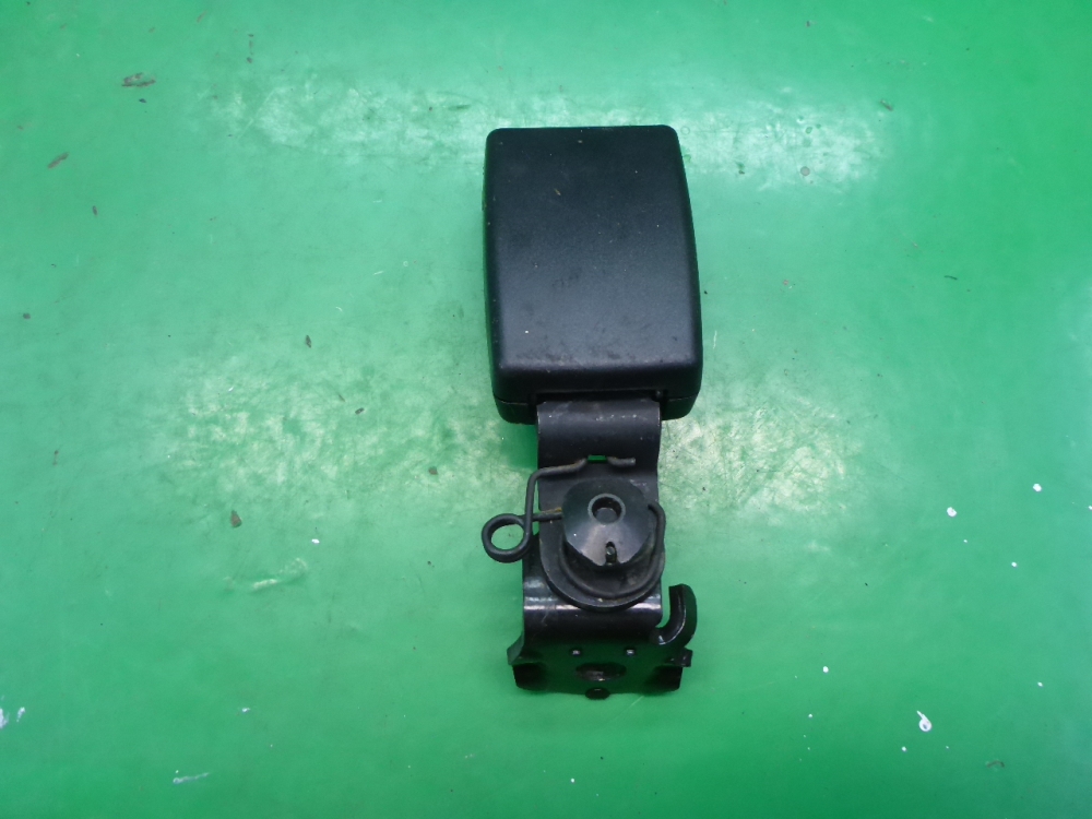 Ответная часть ремня безопасности