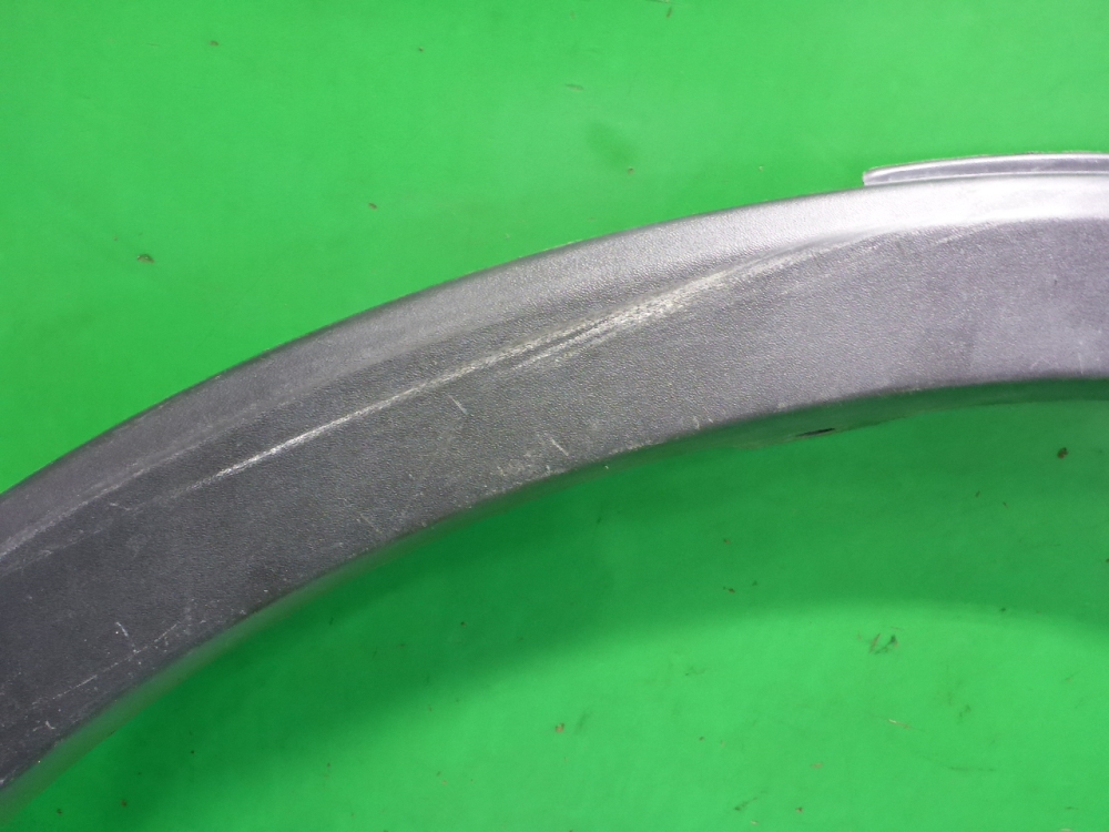 Накладка заднего крыла правого