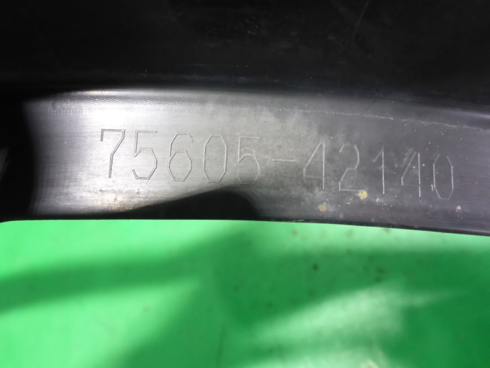 Накладка заднего крыла правого