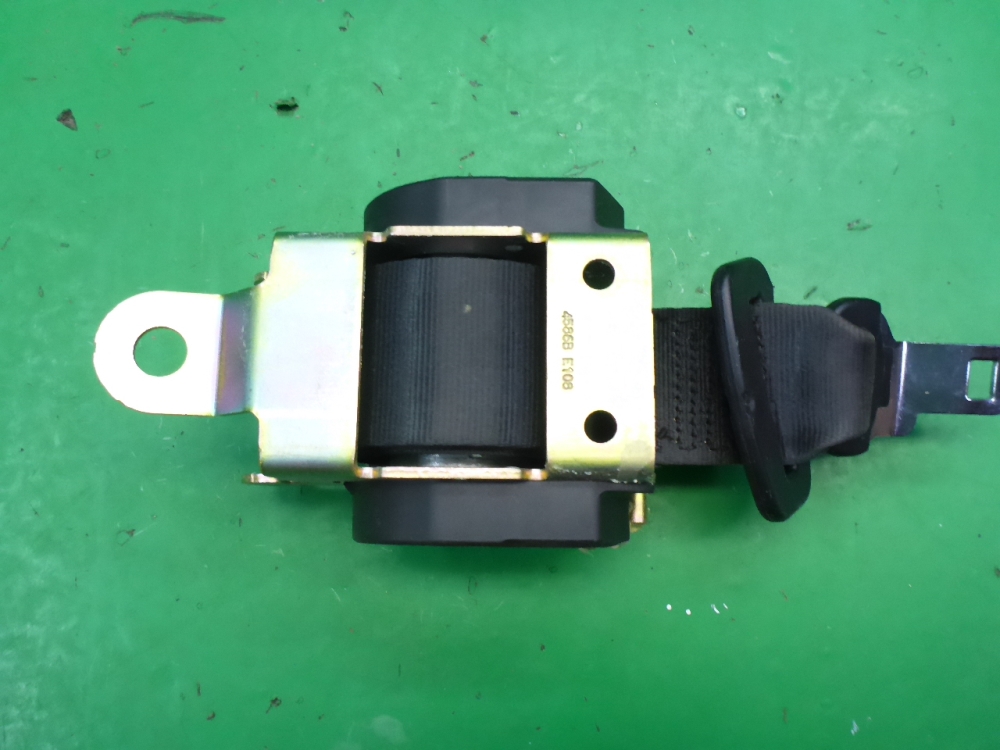 Ремень безопасности