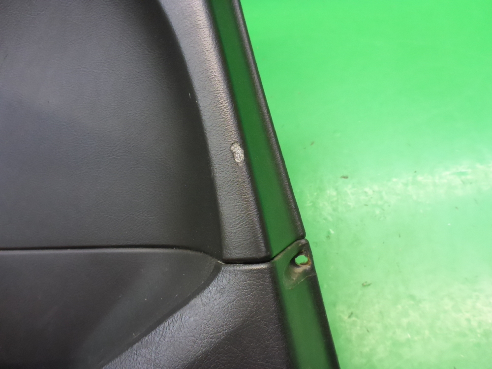 Обшивка двери задней левой