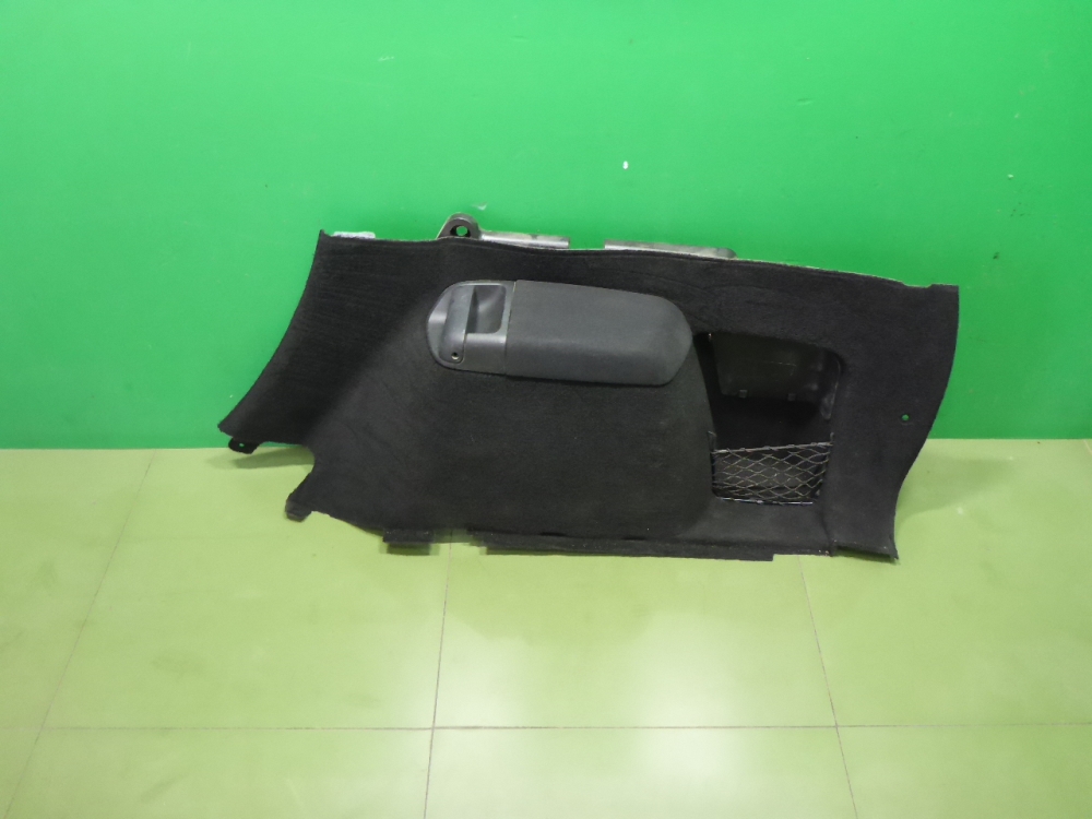 Обшивка багажника