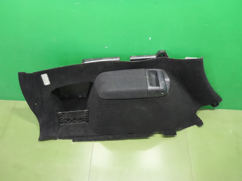 Обшивка багажника