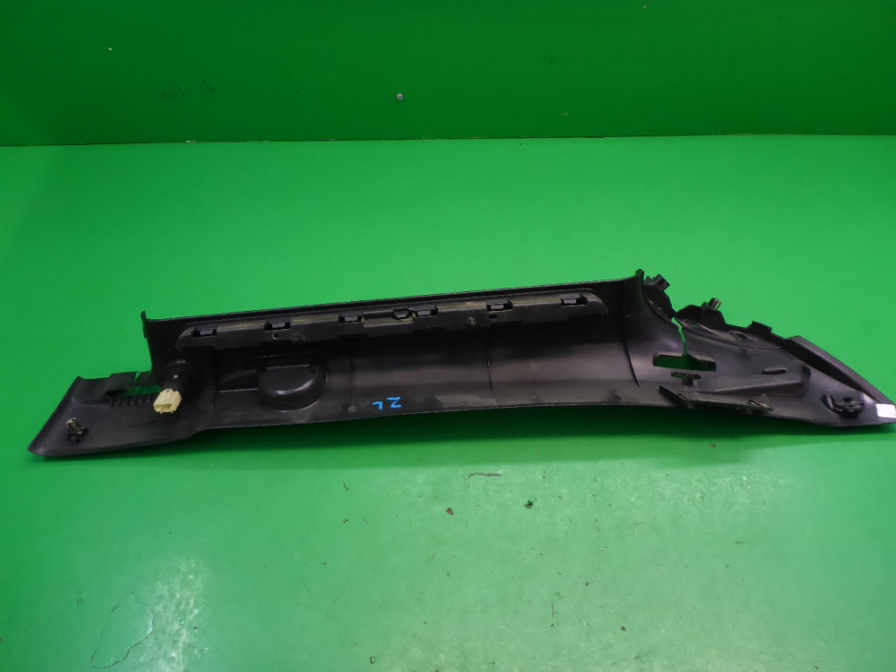 Держатель задней полки