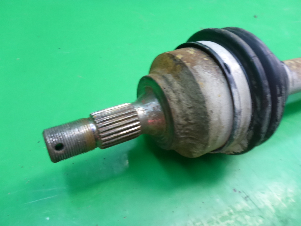 Полуось передняя левая