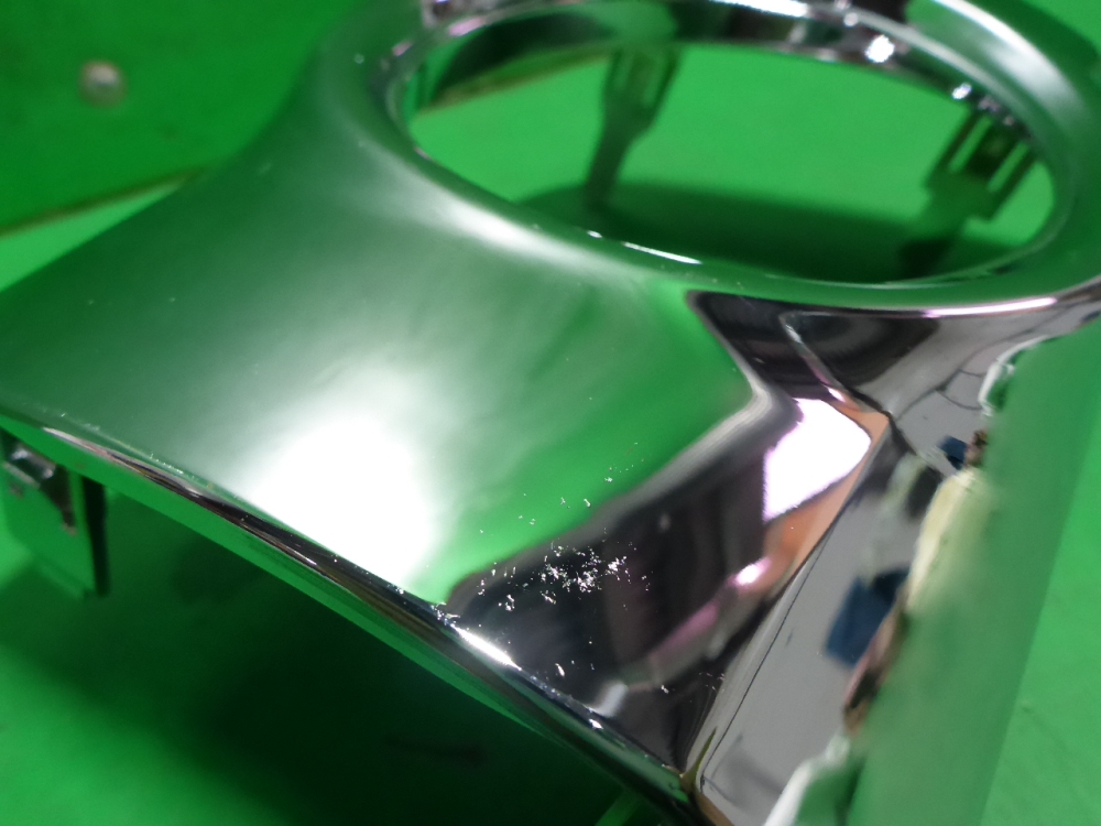 Рамка противотуманной фары правой