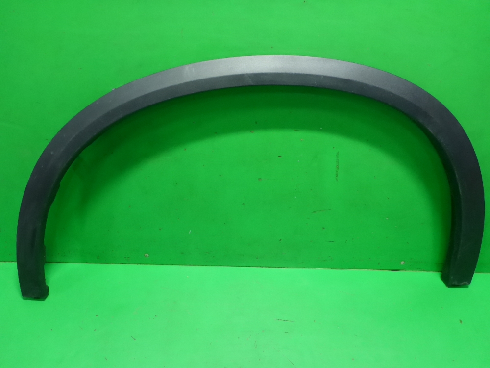 Накладка переднего крыла левого