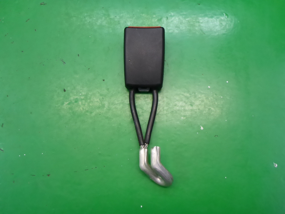 Ответная часть ремня безопасности