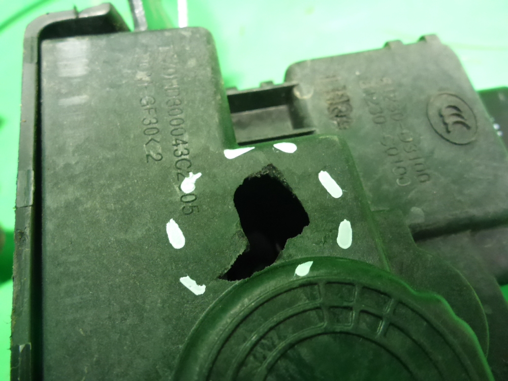 Замок багажника